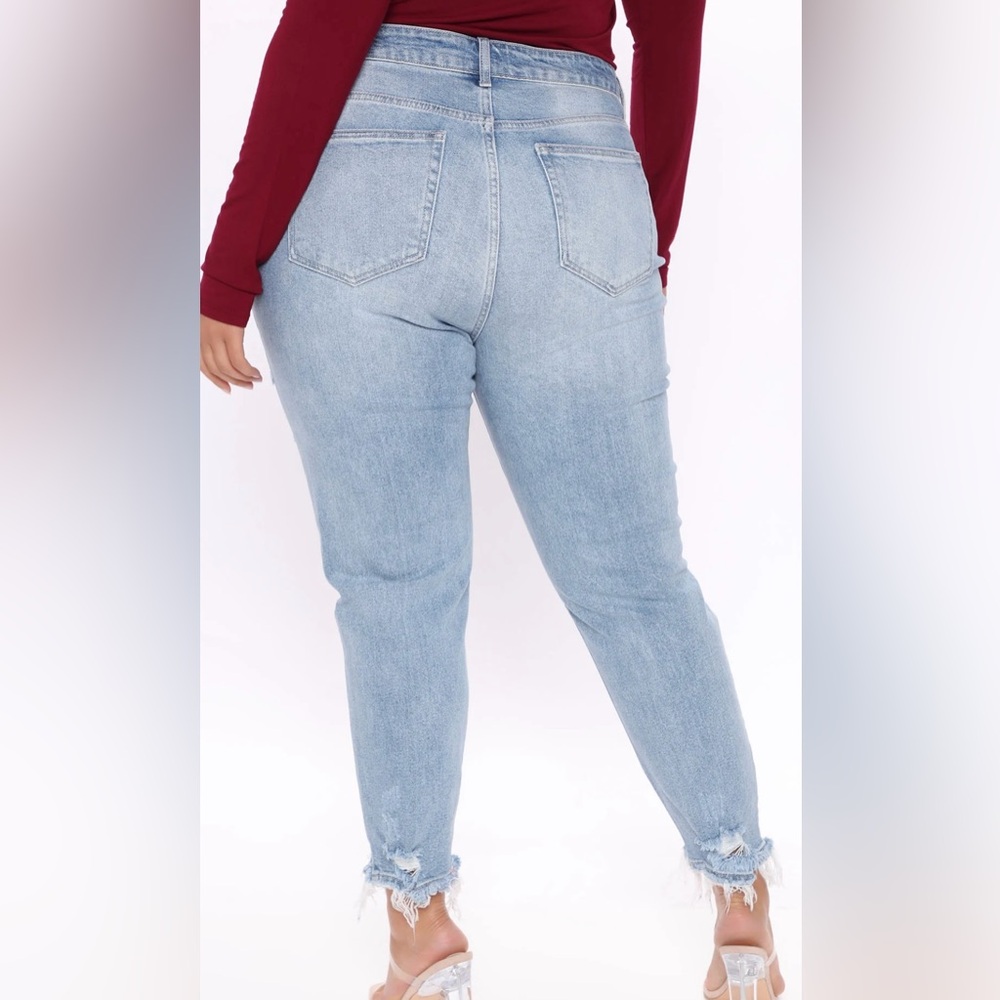 High Rise Mom Jeans - Picture 3 of 3